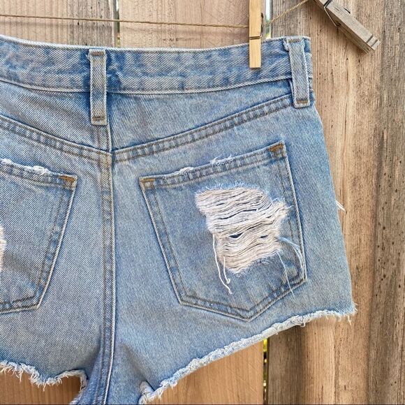 BDG Shorts Womens High Rise Rise Cut Off Frayed Destroyed Denim Short SZ 26 - Picture 4 of 11